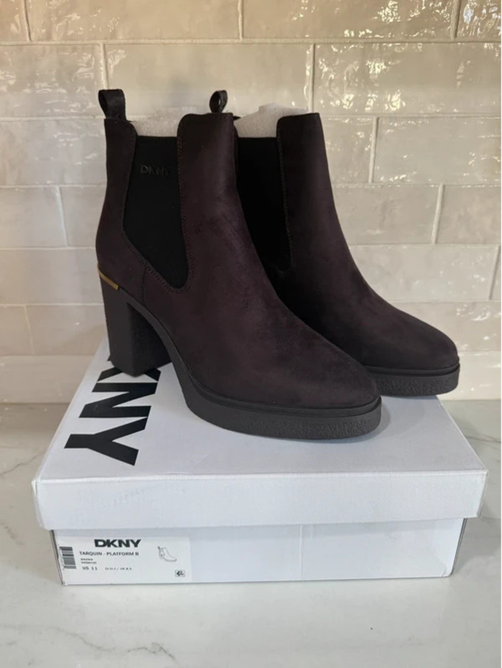 DKNY Women's Tarquin Everday Heeled Bootie Size 11